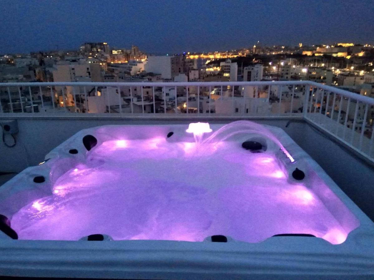 Wonderful With Shared Jacuzzi And Panorama Rooftop