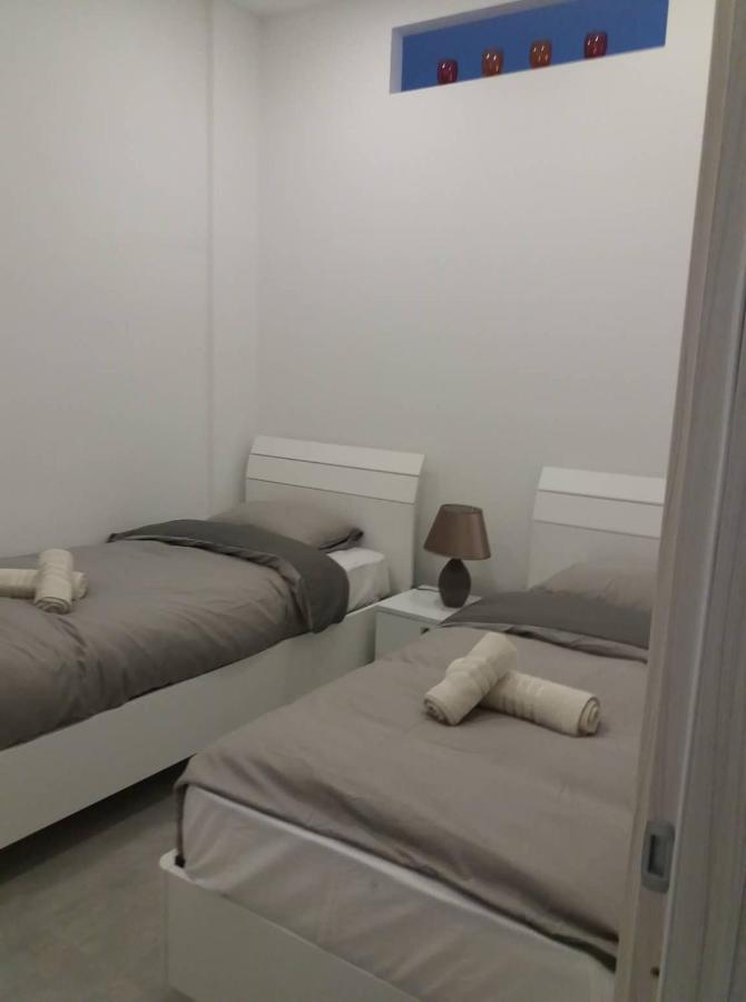 Wonderful With Shared Jacuzzi And Panorama Rooftop Apartment Gzira