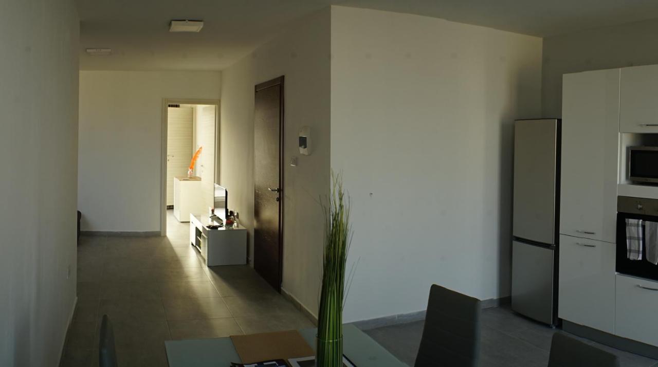 Wonderful With Shared Jacuzzi And Panorama Rooftop Apartment Gzira